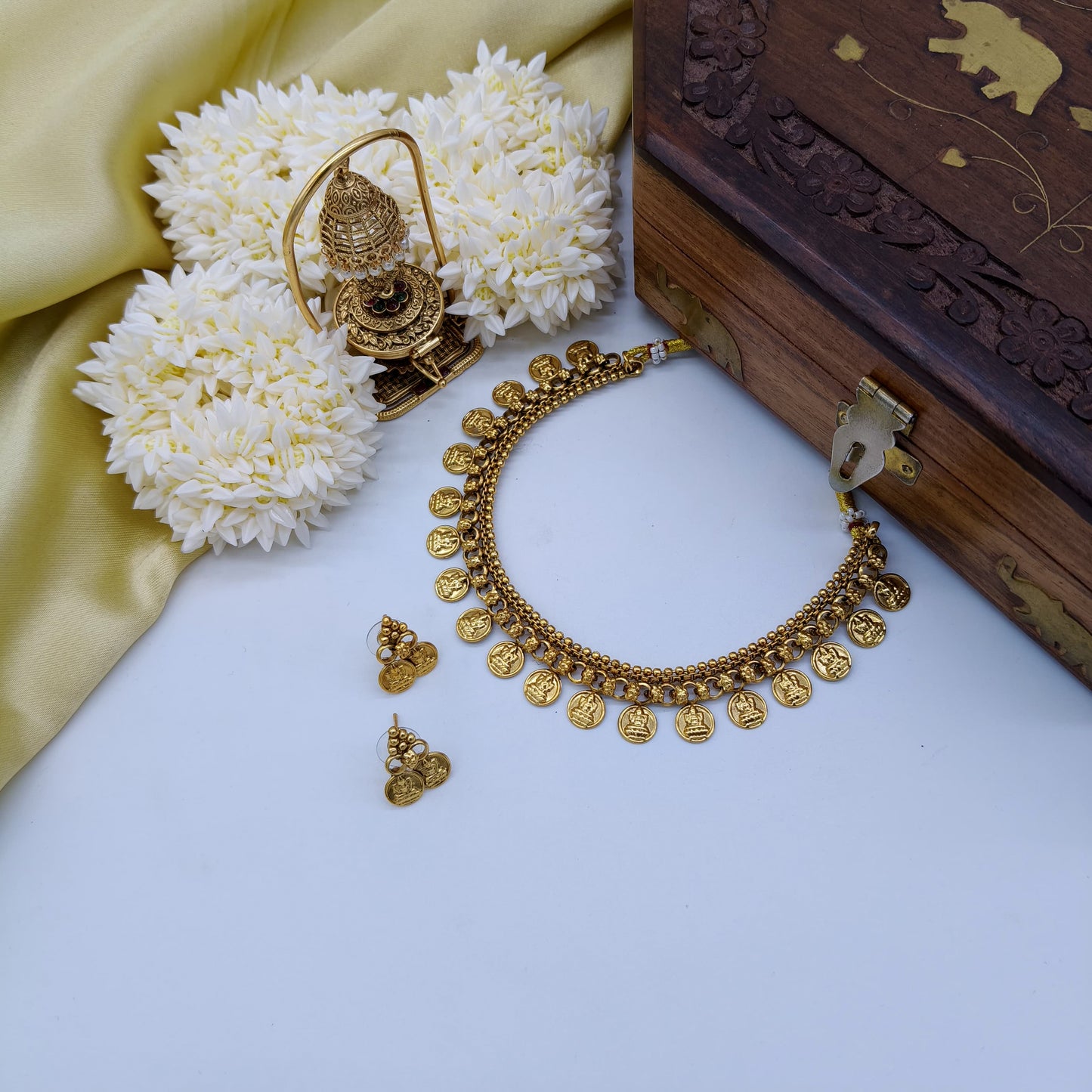 Minimal kashi necklace