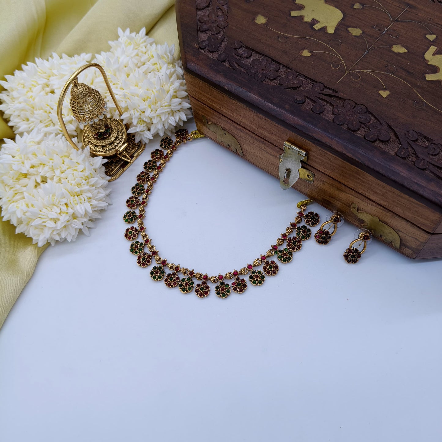 Diya flower necklace