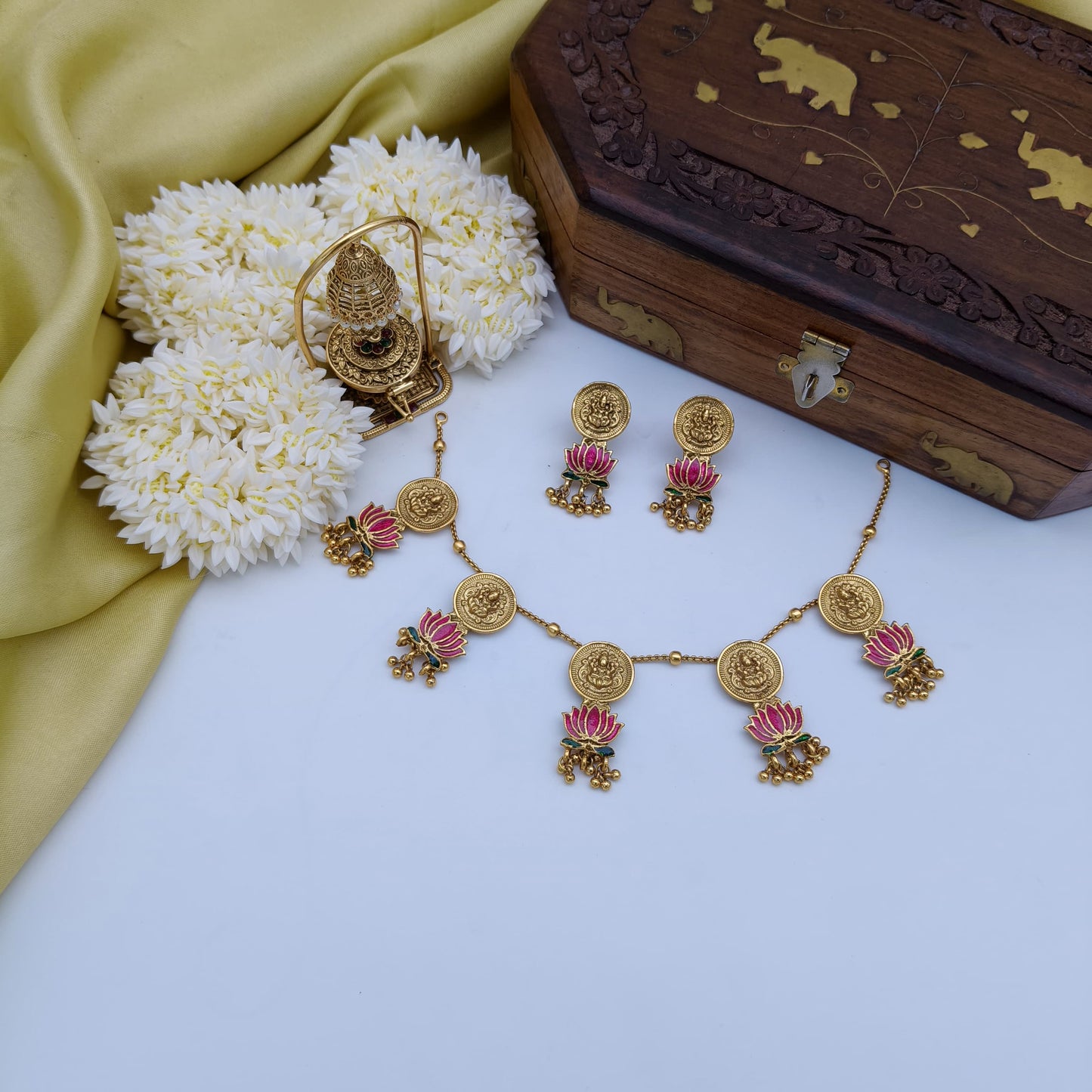 Lotus kashi charm