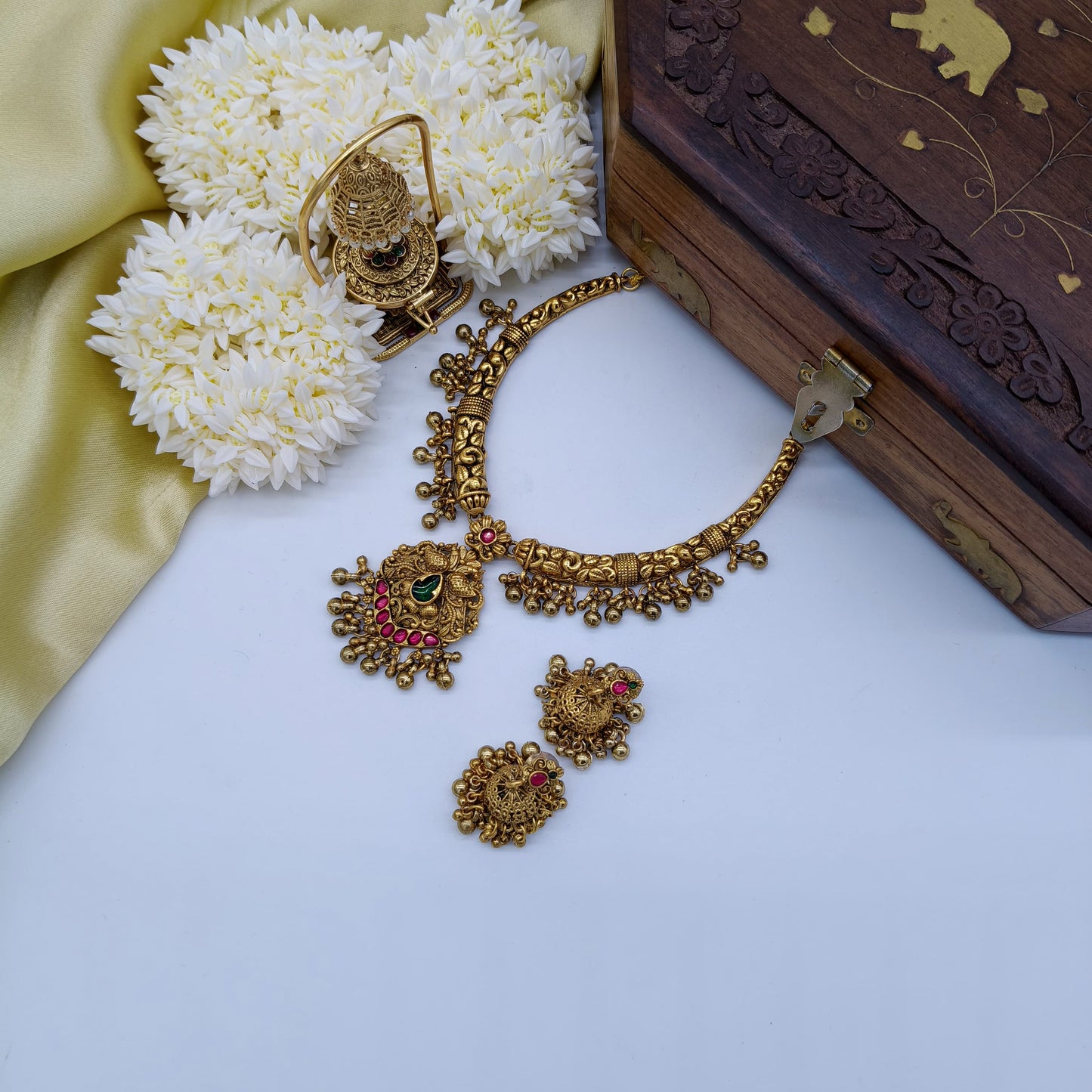 Ruby peacock hasli