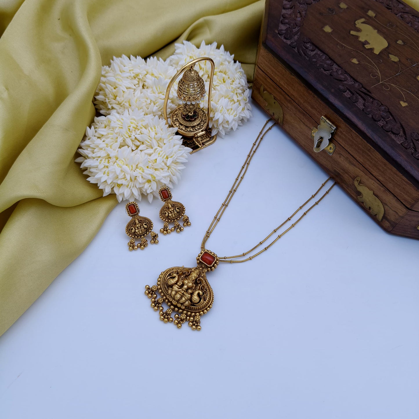 Orange nagas chain