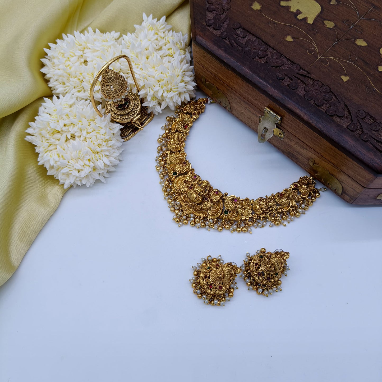 Peacock pearl bridal necklace