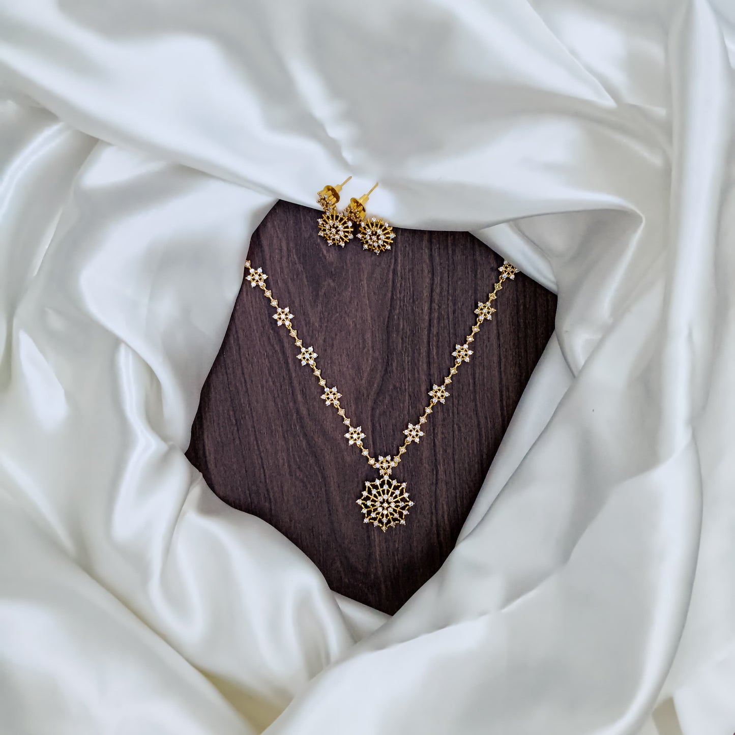 Flower pendant