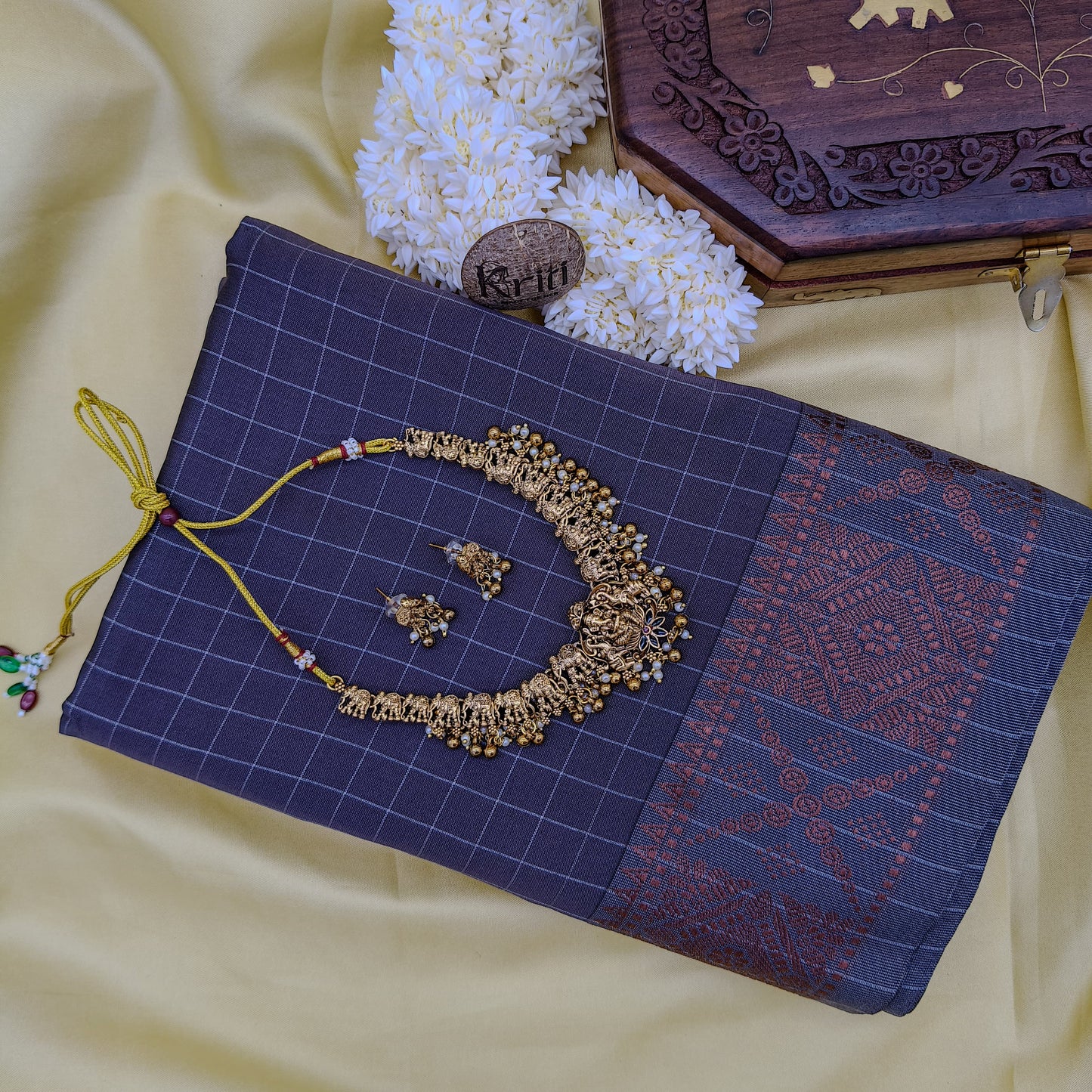 Premium elephant necklace