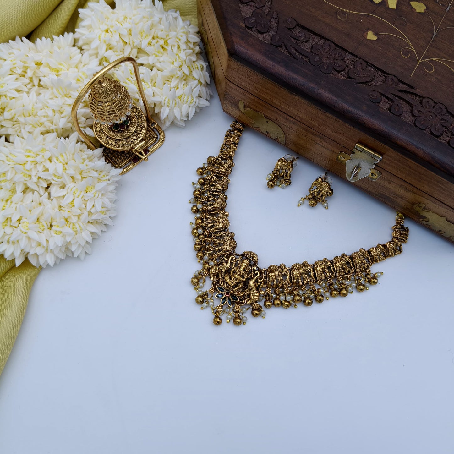 Premium elephant necklace