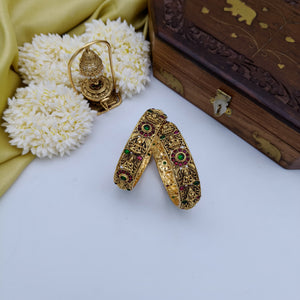 BANGLES