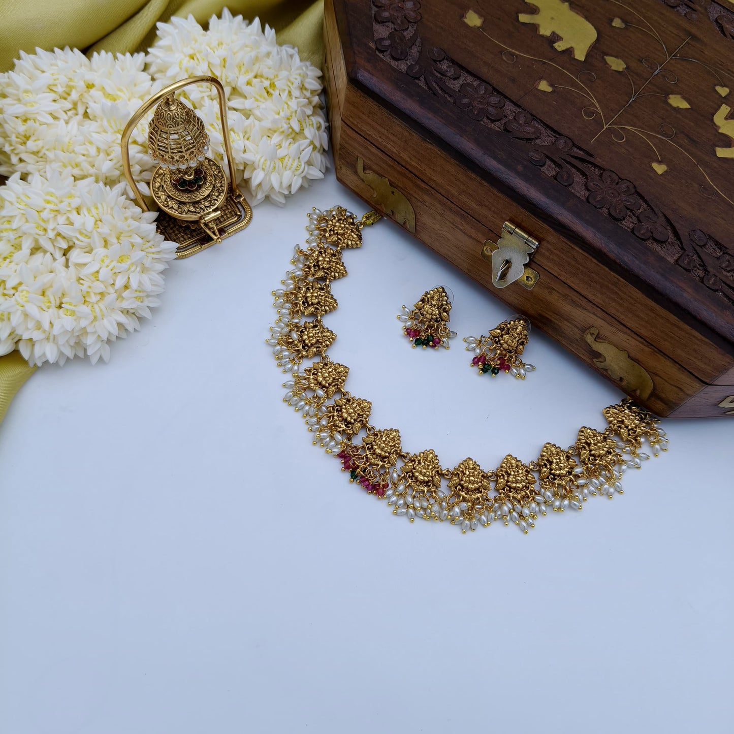 Devamallika necklace