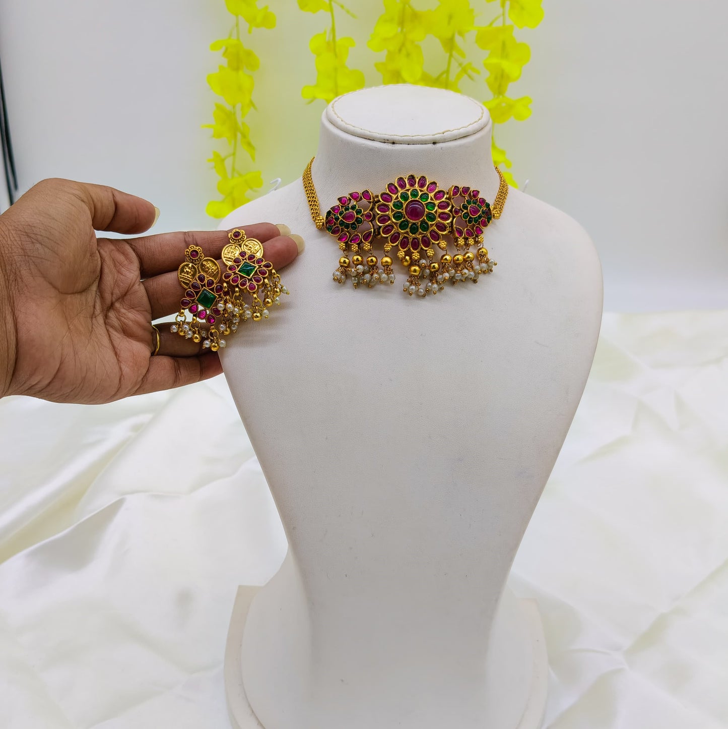 Rajagopika Floral Choker Set