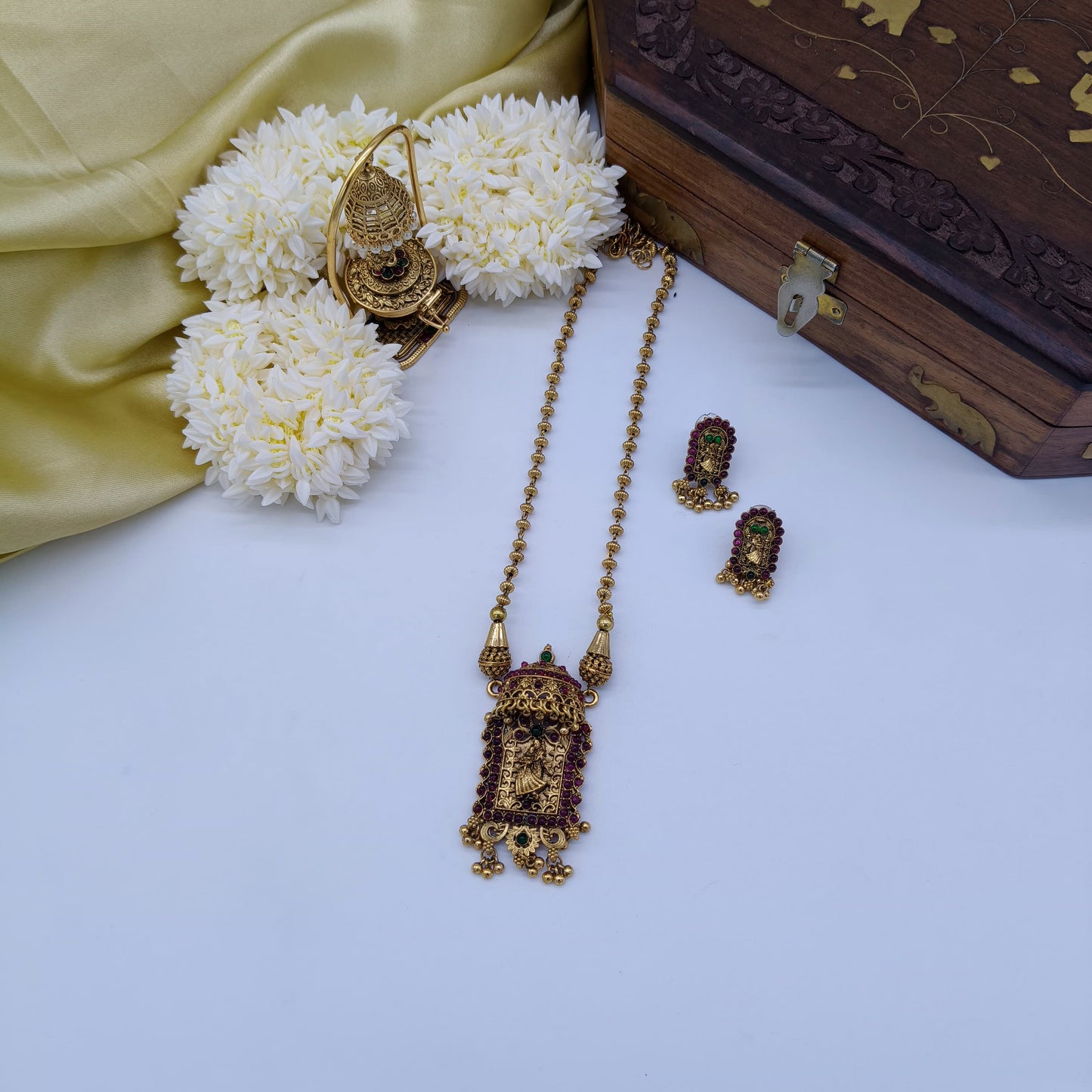 Radha Krishna chain
