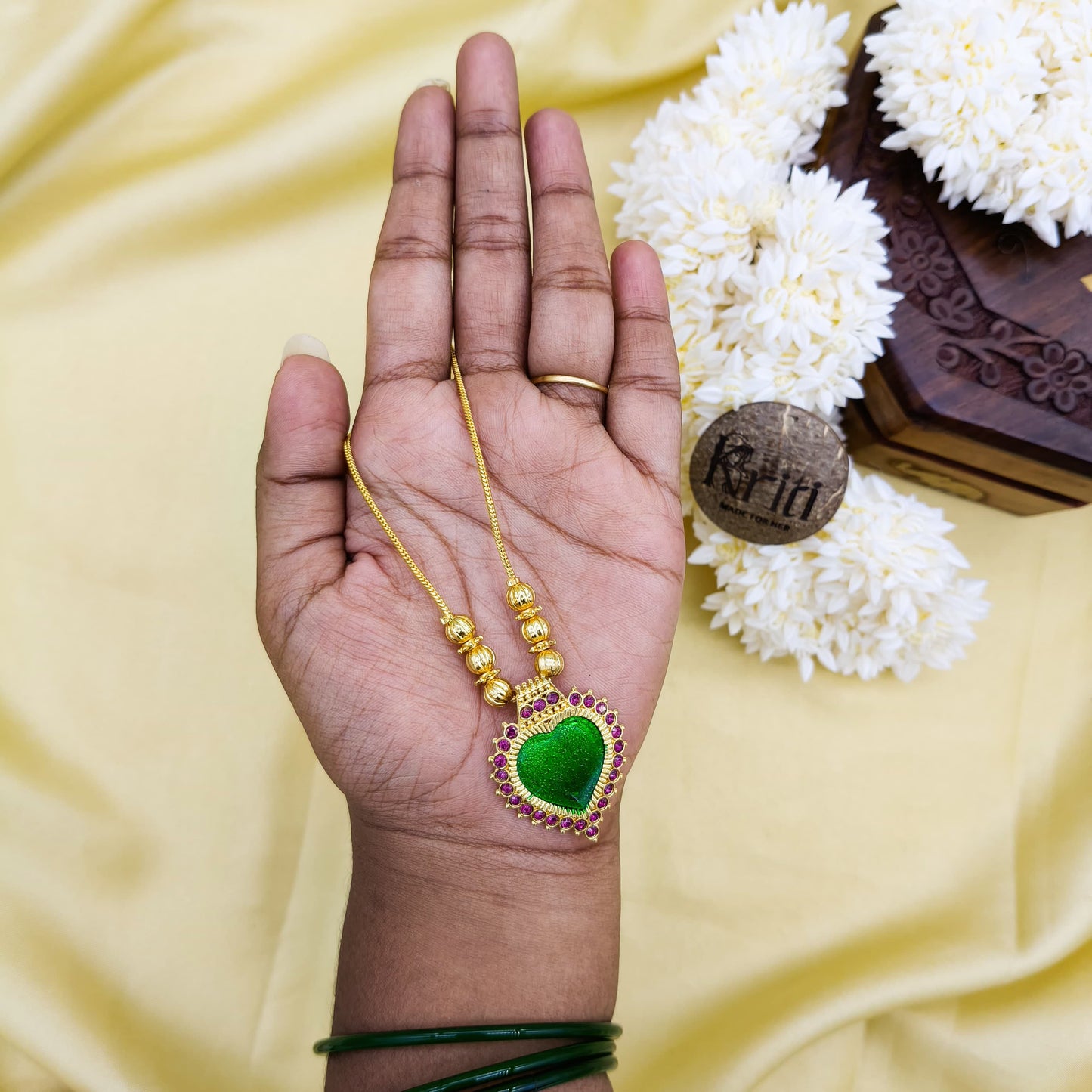 Palakka pendant chain