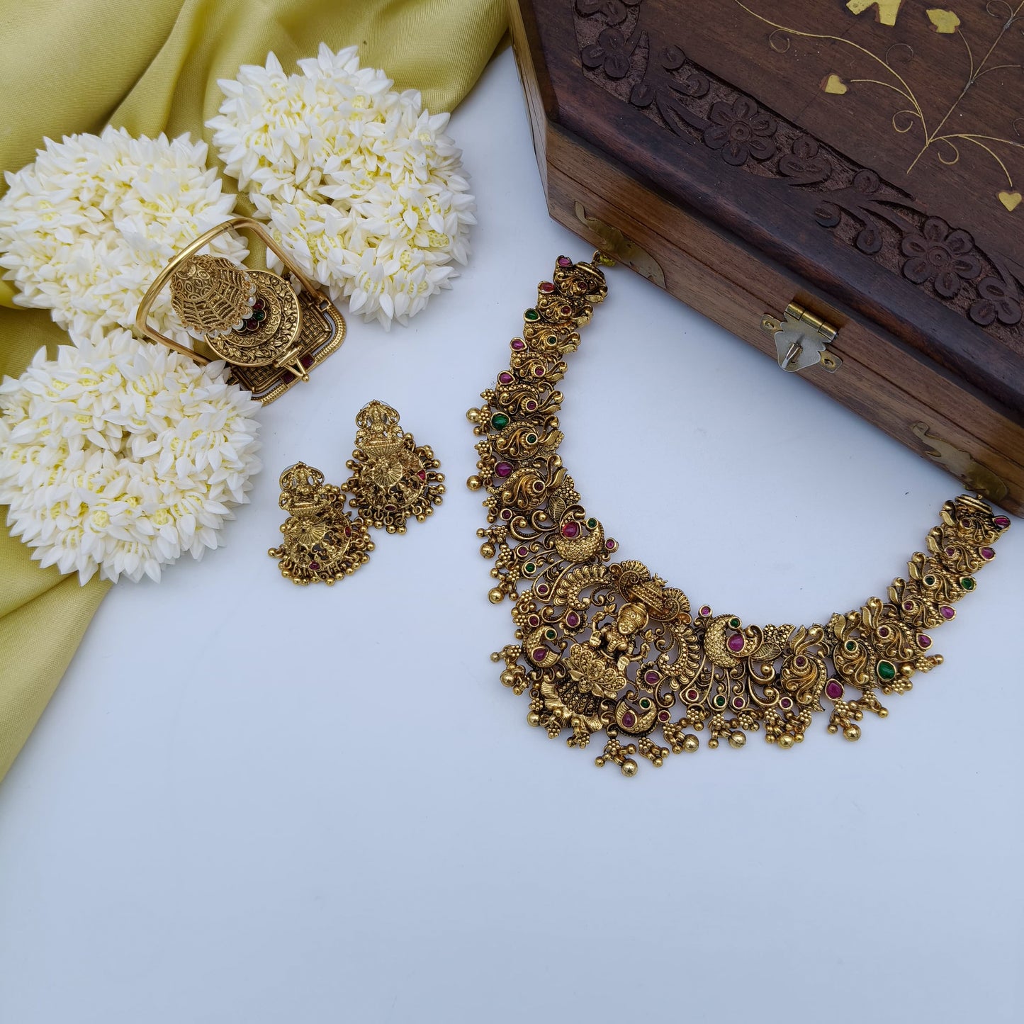 Premium lakshmi bridal necklace set