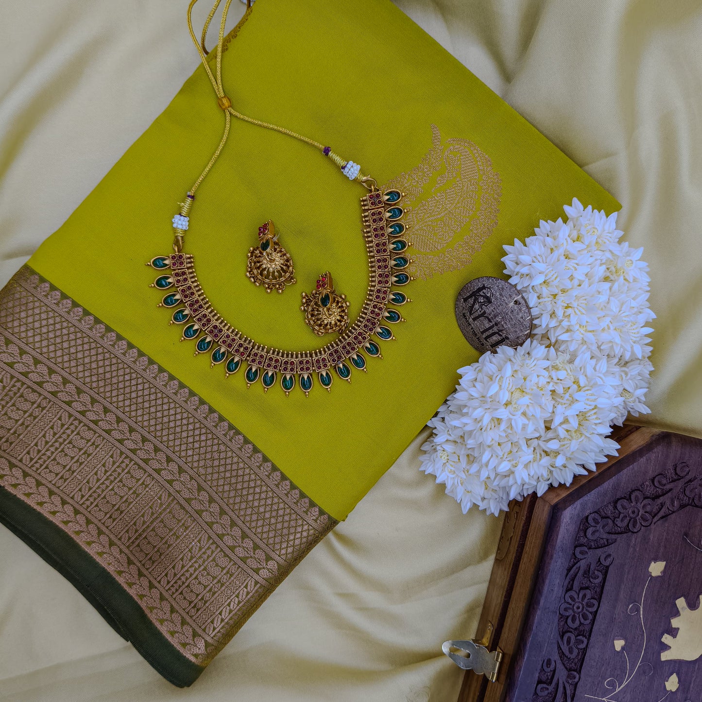 Gold palakka necklace